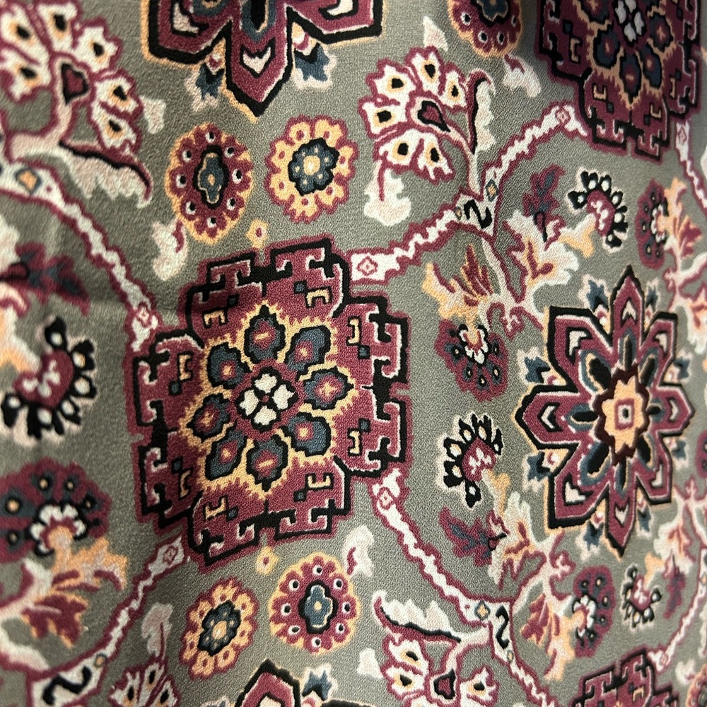 🎈 Loft Long sleeve blouse EUC - Picture 2 of 3
